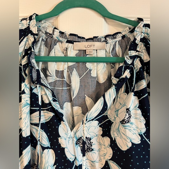 LOFT Floral Tunic. Navy with white flowers. Size XL. - Picture 11 of 11